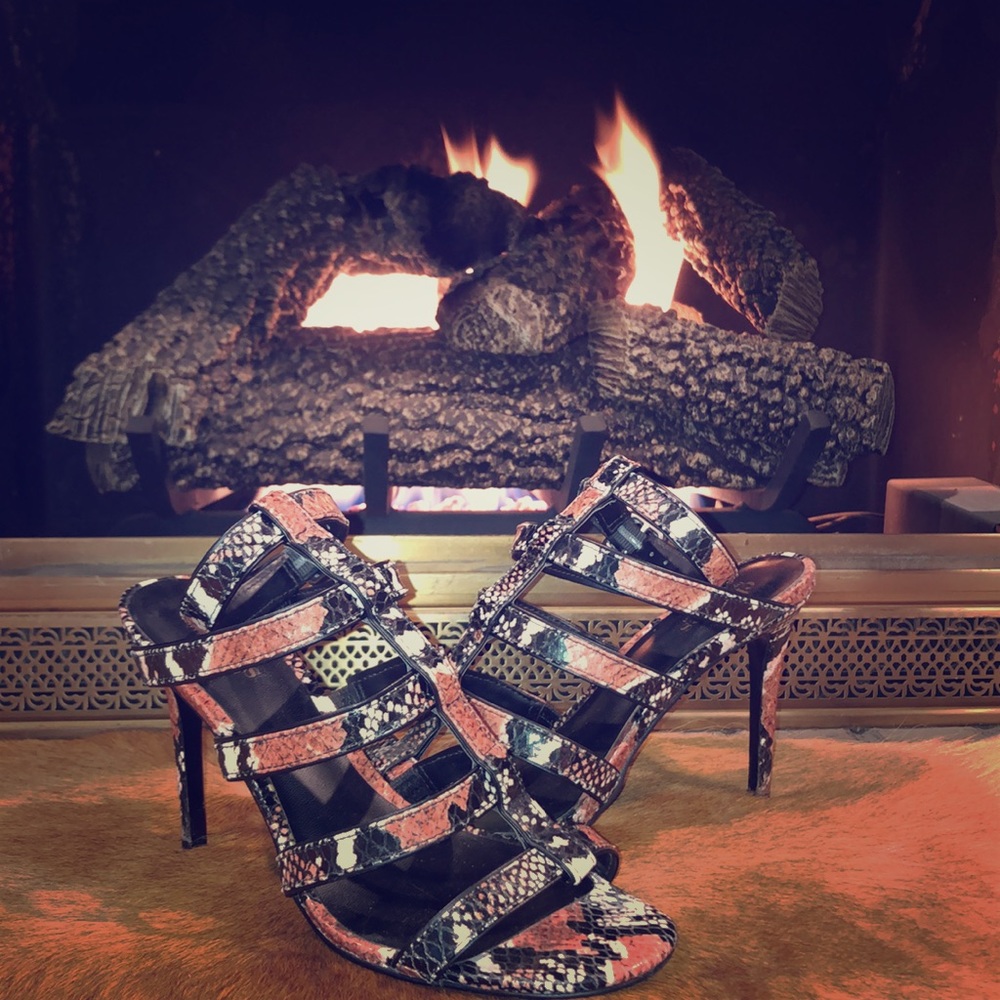 Gorgeous 4” Heels!!